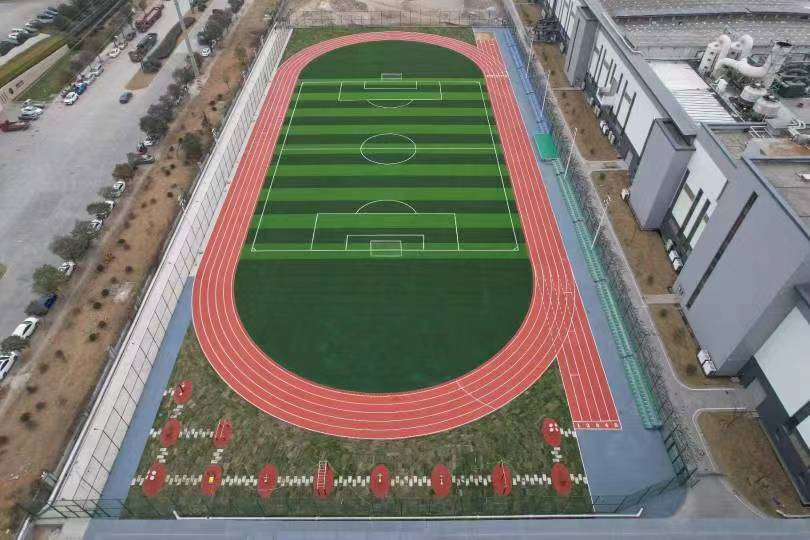 日善廠區(qū)300米跑道、足球場效果圖